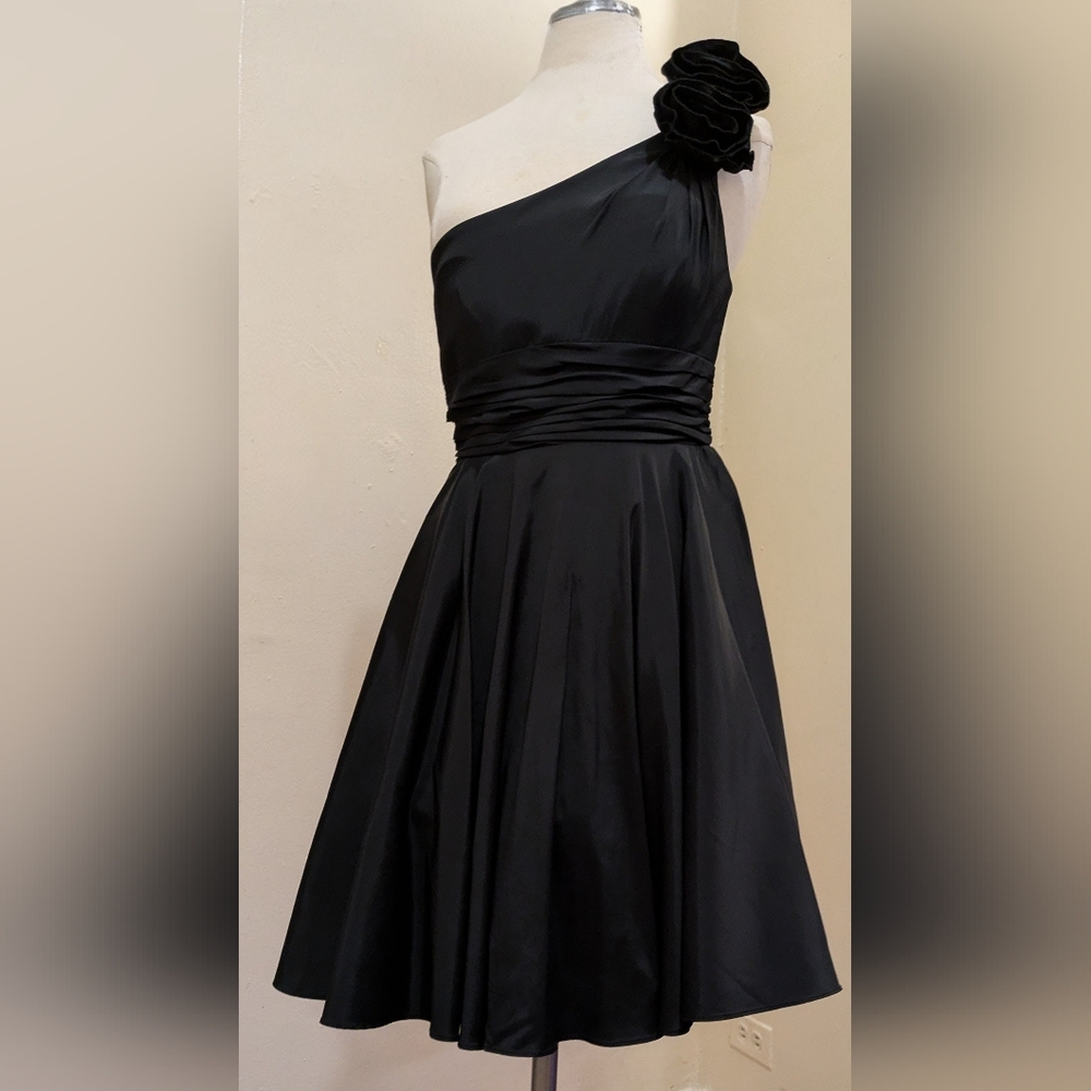 Cache Black One-Shoulder Dress with Floral Accent, Size 8